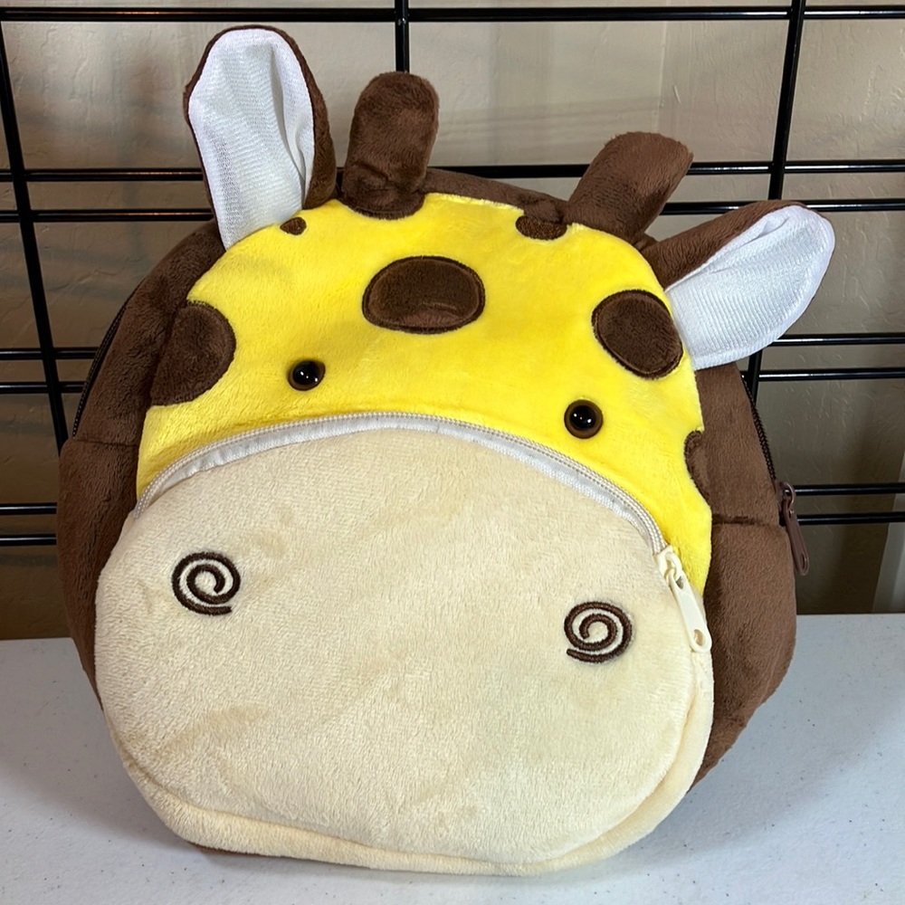 NWOT Child’s Kakoo Giraff Soft, Plush Back Pack 2 Zippered Pockets Adj Straps